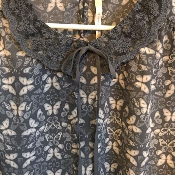 Lauren Conrad Top Blouse sleeveless lace collar Size XL ties butterfly print - Picture 3 of 6